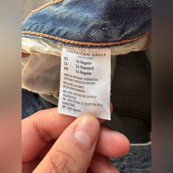 American Eagle 90s Slim Boyfriend Jeans - Picture 6 of 6